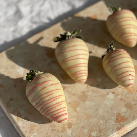 Classic Pure Heart Box Cioccolato Bacche e Macarons